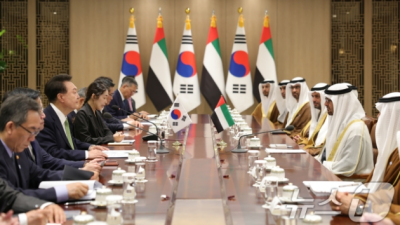 [뉴스원] UAE 대통령 가장 성대한 환영식…이틀 연속 '극진 환대'