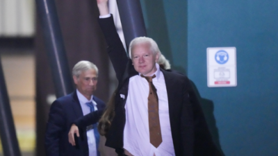 [경향신문] 14년 만에 ‘자유의 몸’…위키리크스 어산지, 고국 호주 도착